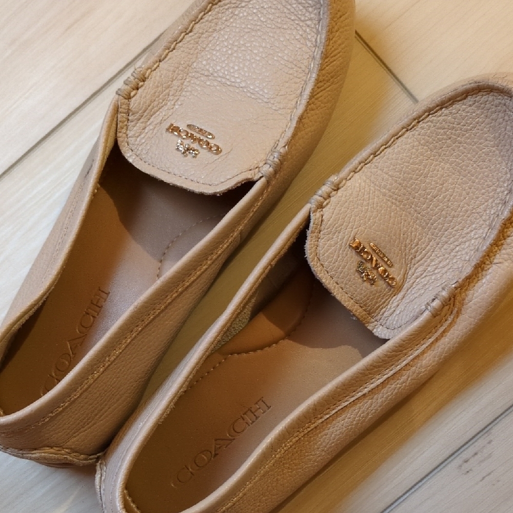 Coach Women's Beige loafers